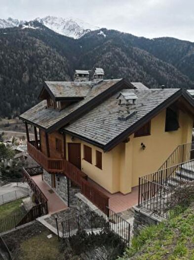 Casa con 6 locali in vendita in Temu'
