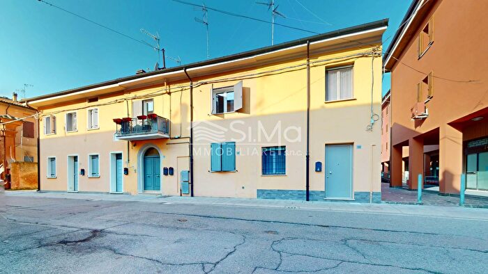 Casa quadrilocale in vendita in Via Matteotti, Castello DArgile