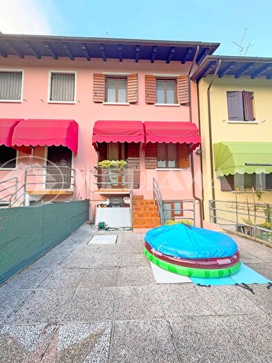 Casa con 5 locali in vendita in Caneva