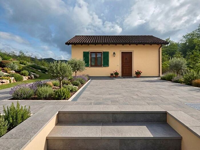 Casa quadrilocale in vendita in Via Giovanni Daveggio, San Colombano Certenoli