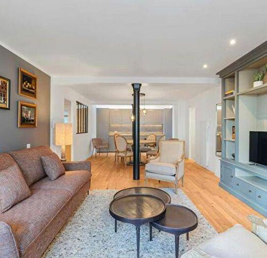 Appartamento trilocale in affitto in Via Scaldasole, Ticinese, Milano