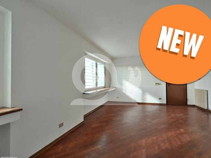 Appartamento con 6 locali in affitto in Via Selvuzzis, Via Lumignacco Via Pozzuolo, Udine