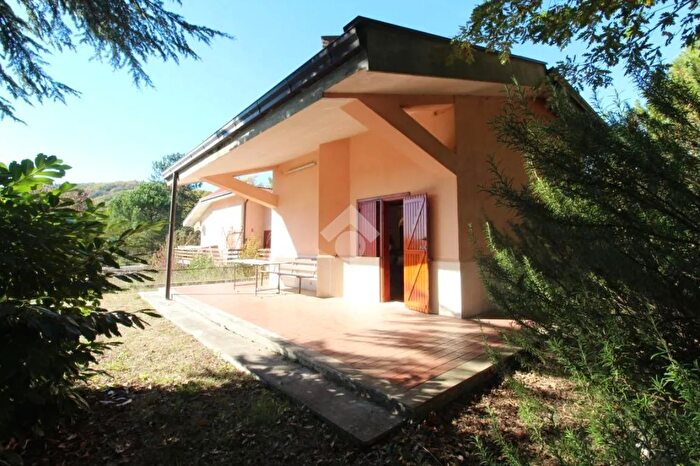 Casa quadrilocale in vendita in Via Comunale del Fornetto, Orvinio