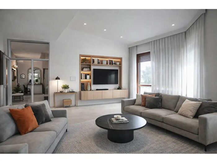 Casa con 8 locali in vendita in Noceto