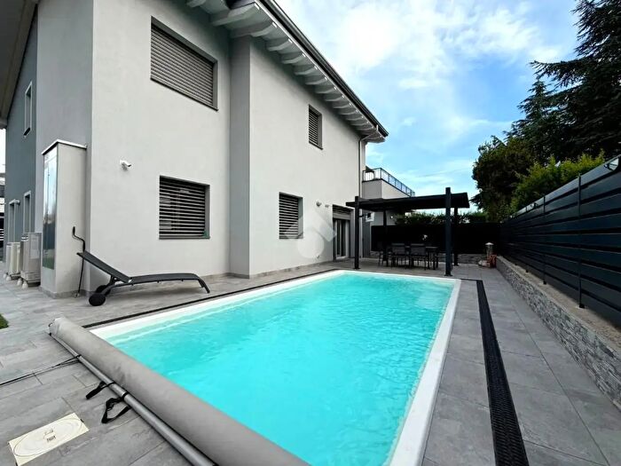 Casa con 5 locali in vendita in Via G d'Annunzio, Bolgare