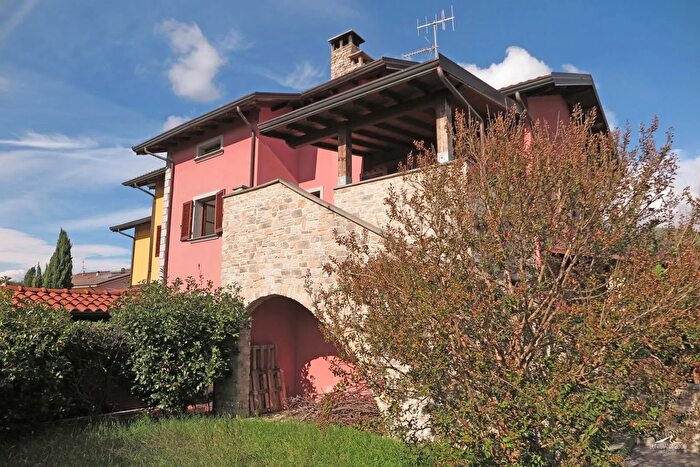 Appartamento quadrilocale in vendita in Villafranca In Lunigiana