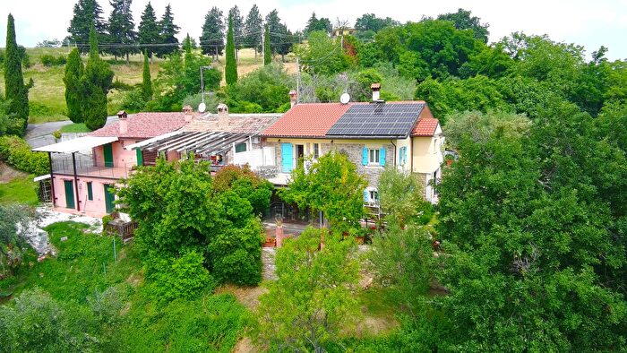 Appartamento quadrilocale in vendita in Via Gorolo, Borghi