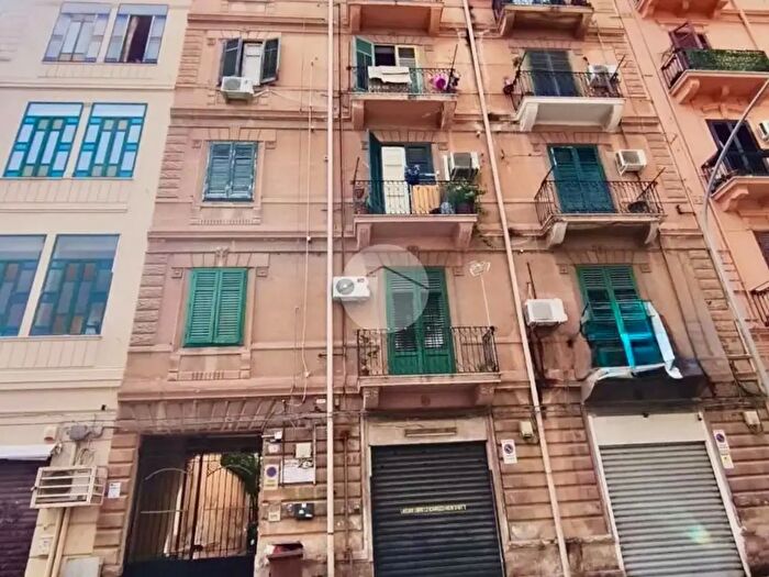 Appartamento quadrilocale in vendita in Via Giovanni Pacini, Palermo