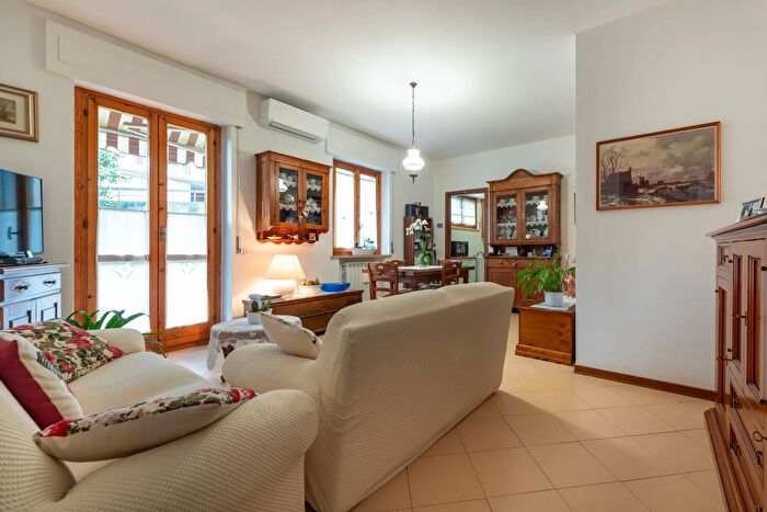 Appartamento con 6 locali in vendita in Zona Osticcio, Montalcino