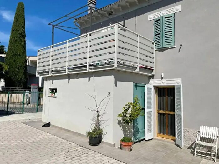 Casa con 6 locali in vendita in Belvedere Ostrense