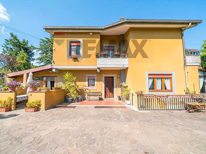 Casa con 5 locali in vendita in Via dei Tigli, Nemi