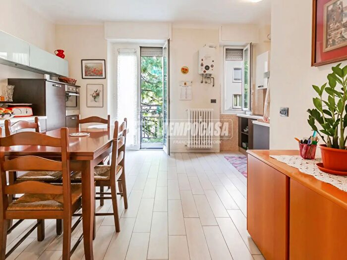 Appartamento trilocale in vendita in Viale Giovanni Suzzani, Milano