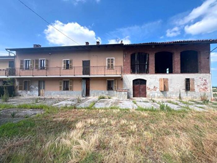 Casa con 6 locali in vendita in Borgata Gianoli, Monta