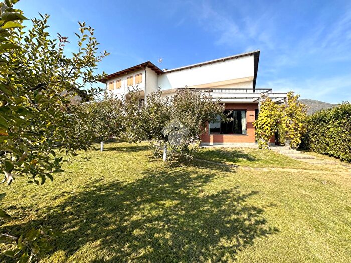 Casa con 5 locali in vendita in Via Trasaghis, Giaveno