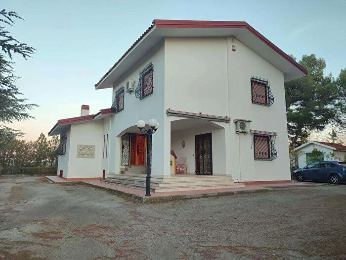 Casa con 7 locali in vendita in Contrada Raffondo Grotticelle Scn, Caltanissetta