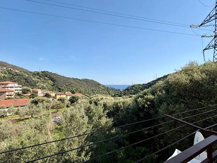 Appartamento trilocale in vendita in Via Fossello, Varazze