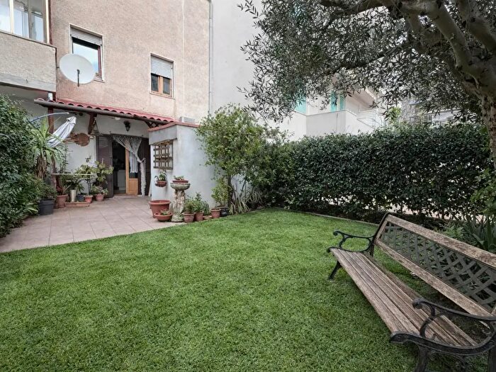 Appartamento con 8 locali in vendita in Follonica