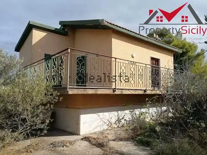 Casa con 6 locali in vendita in Siculiana