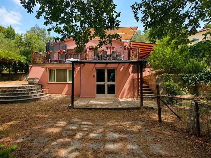 Casa trilocale in vendita in Magione