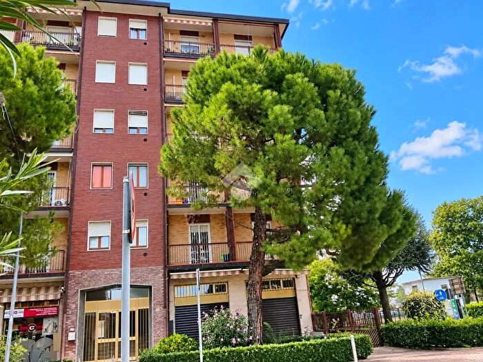 Appartamento trilocale in vendita in Via Trento, Osnago