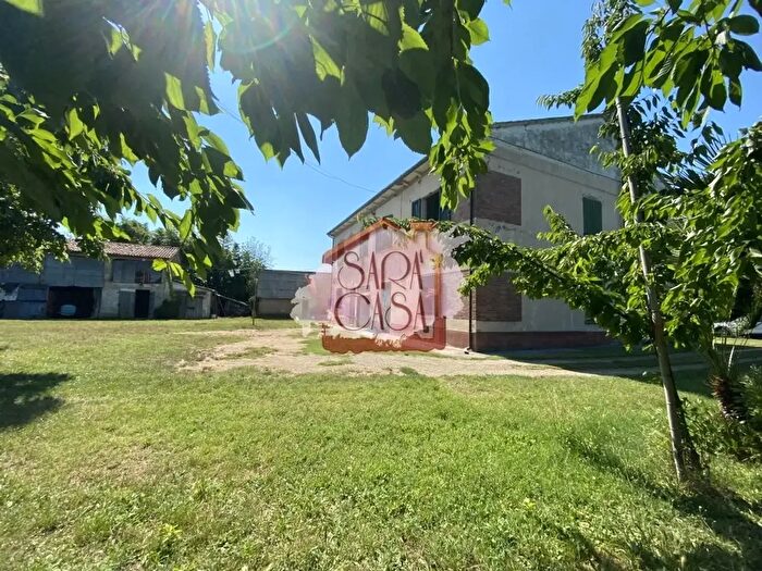 Casa con 8 locali in vendita in Cotignola