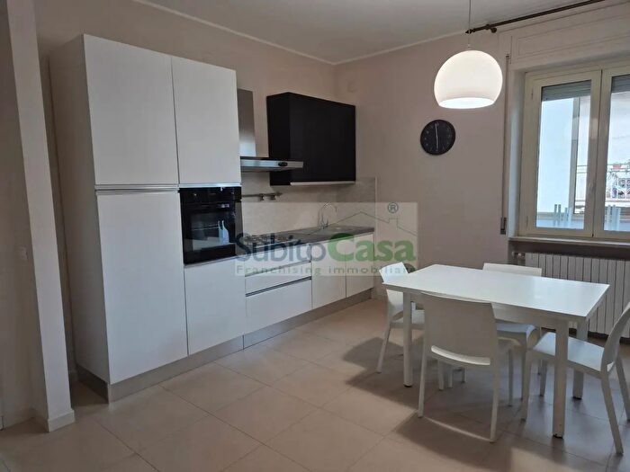 Appartamento trilocale in affitto in Via Curtatore, Chieti