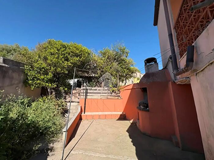 Appartamento quadrilocale in vendita in Via Capitano Satta, Uri
