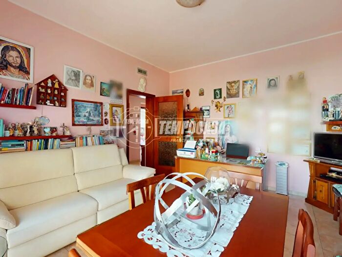 Appartamento trilocale in vendita in Via Enrico Toti a, Barlassina