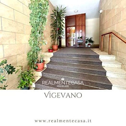 Appartamento trilocale in vendita in Corso Milano, Vigevano