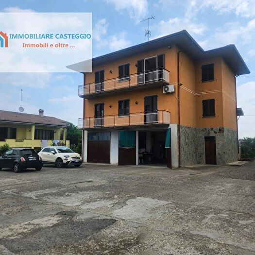 Appartamento con 5 locali in vendita in Via Melegazza, Santa Giuletta