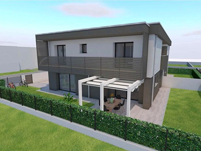 Casa con 5 locali in vendita in Treviso Via Mazzolà Treviso, Treviso