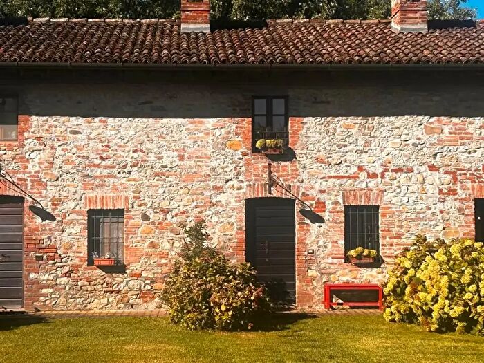 Casa bilocale in vendita in Agazzano