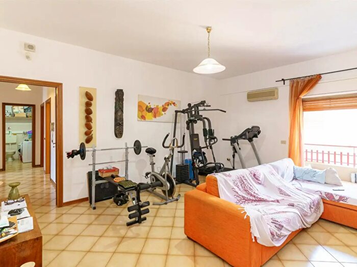 Appartamento con 5 locali in vendita in Via Garibaldi, Zafferana Etnea