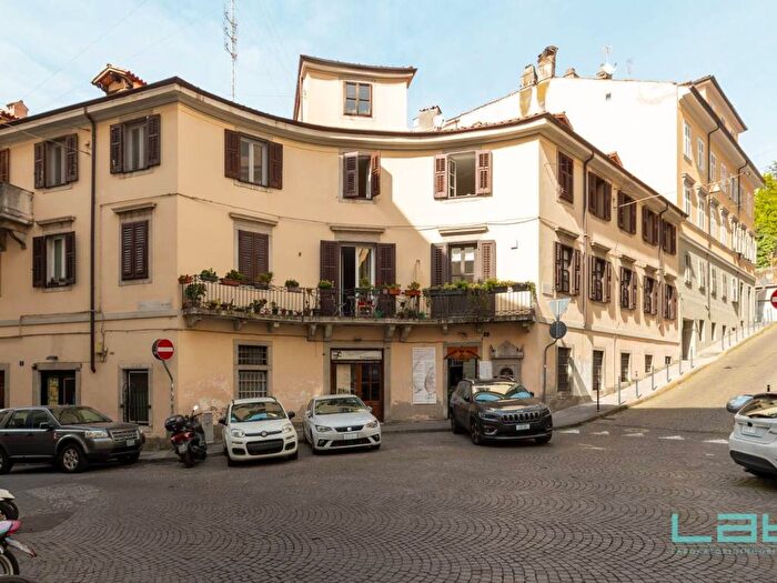 Appartamento trilocale in affitto in Via della Madonna del Mare, Città Vecchia, Trieste