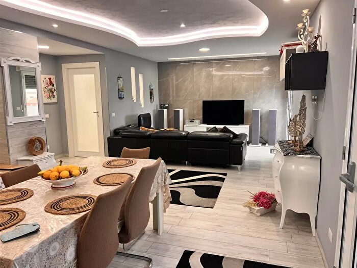 Appartamento con 5 locali in vendita in Via Jacopo Riffini, Sciacca