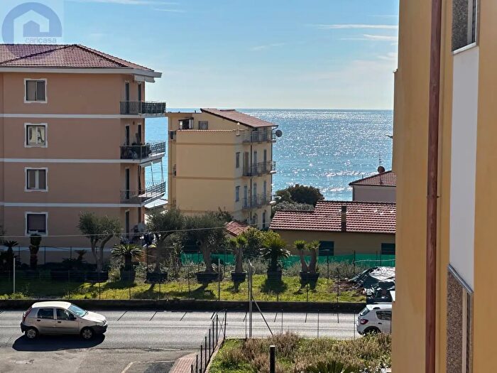 Appartamento bilocale in vendita in Via Aurelia Snc, Riva Ligure