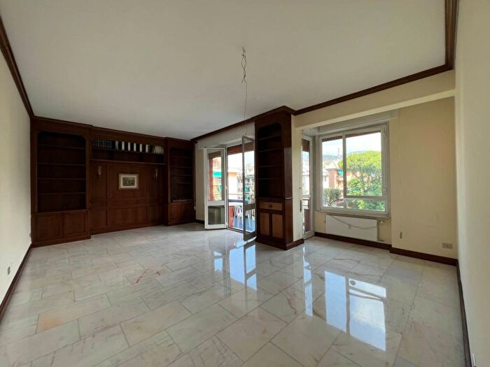 Appartamento trilocale in affitto in Viale Ponte dellammiraglio, Quarto, Genova