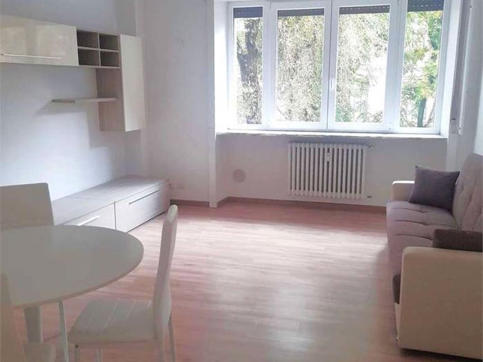 Appartamento trilocale in affitto in via Andrea Costa, Pasteur, Milano