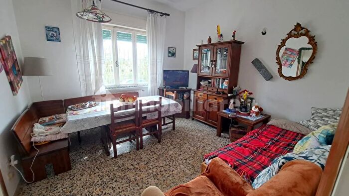 Casa trilocale in vendita in Rosignano Marittimo