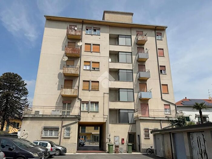 Appartamento trilocale in vendita in Via Dante, Fagnano Olona