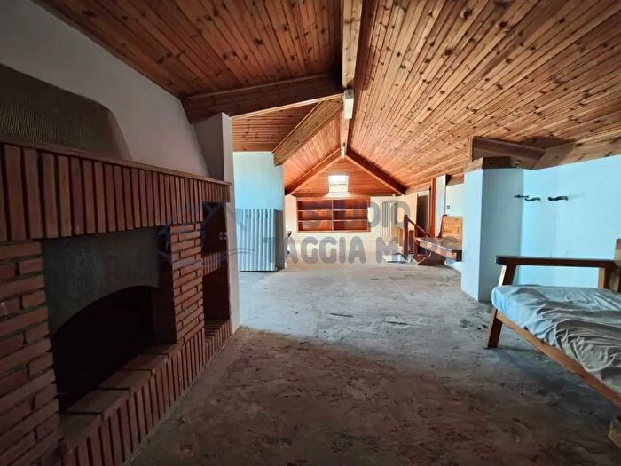 Appartamento trilocale in vendita in Via Francesco Baracca, Sanremo