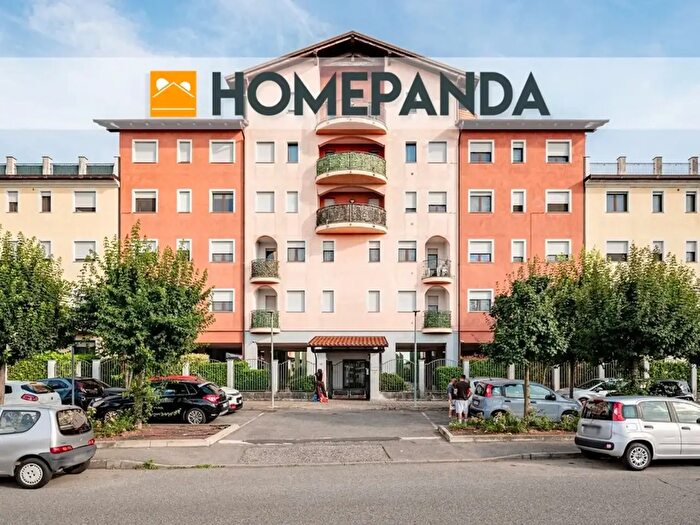 Appartamento trilocale in vendita in Via della Riotta, Novara