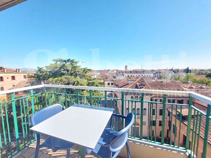 Appartamento quadrilocale in affitto in piazza borsa, Piazza dei Signori, Treviso