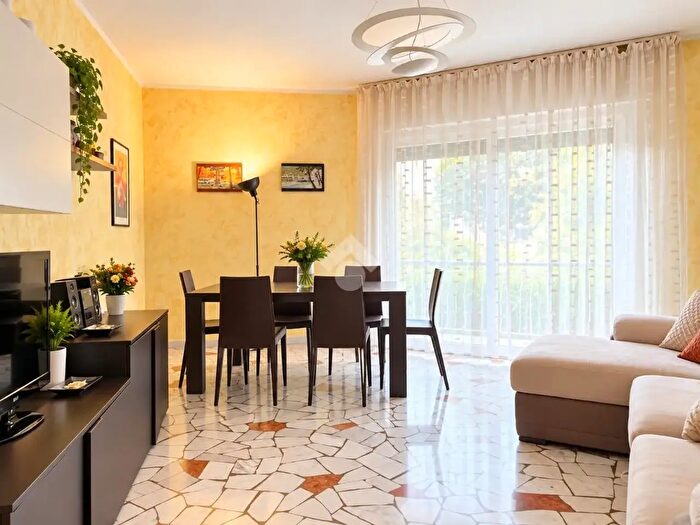 Appartamento trilocale in vendita in Via Jacopo Crescini, Padova