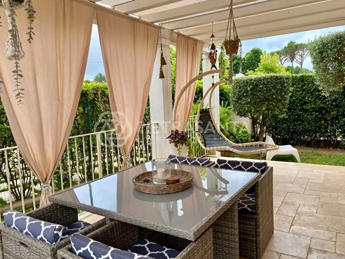 Casa con 12 locali in vendita in Pietrasanta