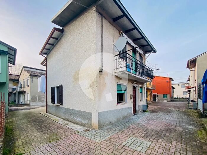 Casa bilocale in vendita in Via Vincenzo Bellini, Gattatico