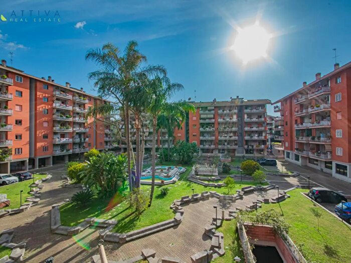 Appartamento trilocale in vendita in Via Stoccolma, Roma