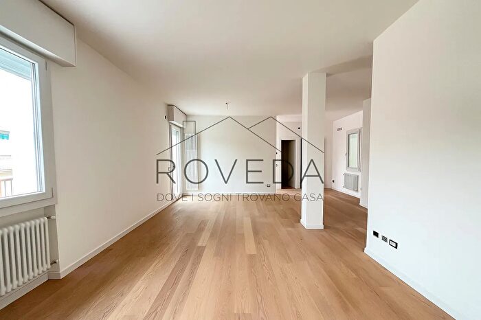 Appartamento quadrilocale in vendita in Viale Luigi Luzzatti, Treviso