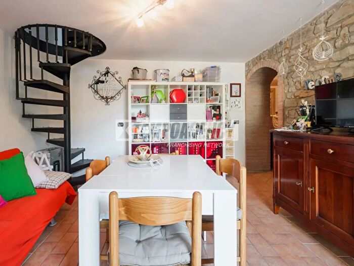 Casa bilocale in vendita in Via Campodolio, Serramazzoni