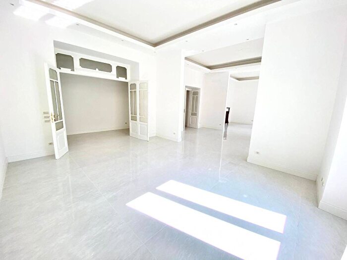 Appartamento con 6 locali in vendita in San Giovanni, Roma